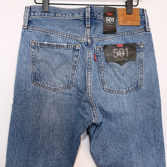 NWT Women’s 501 Levi’s - Picture 4 of 5
